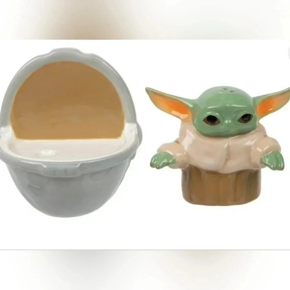 Star Wars, the child salt and pepper shakers, NEW IN BOX!!! - Picture 1 of 4